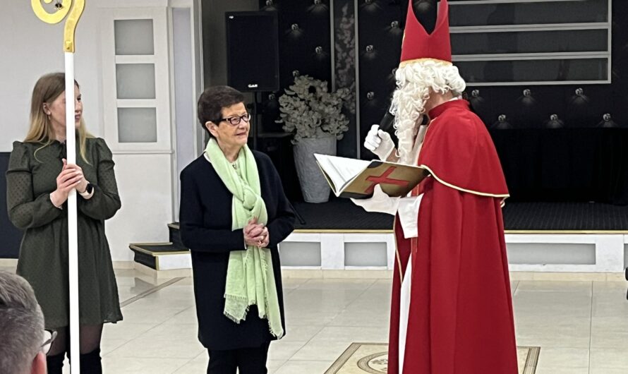 WEIHNACHTSFRÜHSTÜCK FÜR DIE EHRENAMTLICHEN MITARBEITER UND MITARBEITERINNEN DER TAFEL GRONAU